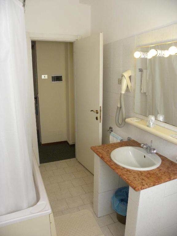Hotel Rosengarten Pavia Oda fotoğraf