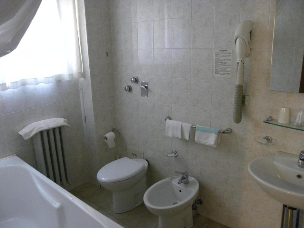 Hotel Rosengarten Pavia Oda fotoğraf