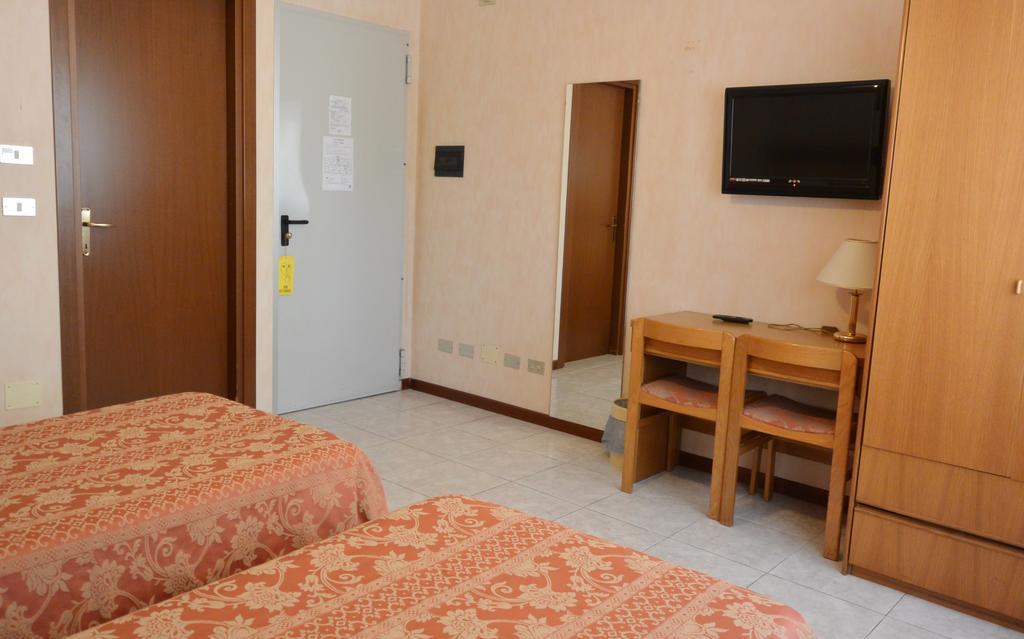 Hotel Rosengarten Pavia Oda fotoğraf